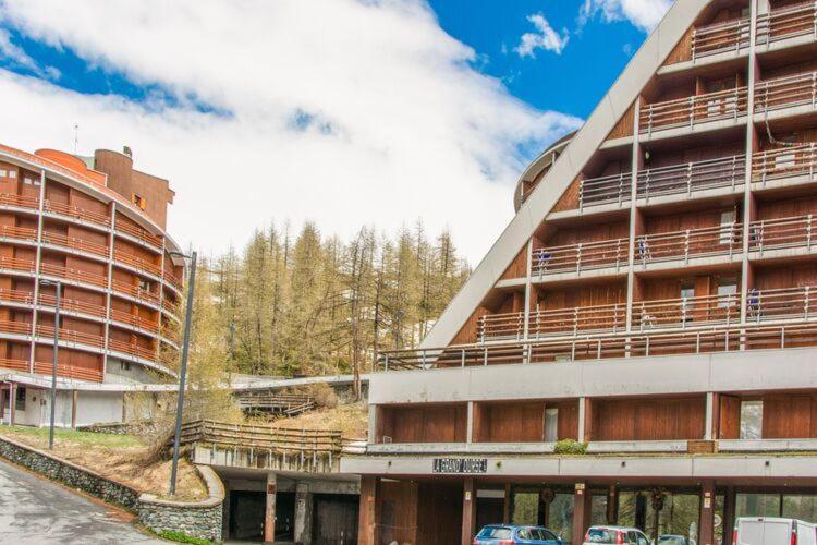 Appartamento Moderno Sulle Piste เบรยล์-แชร์วิเนีย ภายนอก รูปภาพ